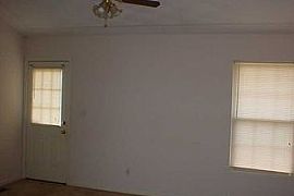  3908 Hillcross Dr, Louisville, Ky 40229 3 Beds 2 Baths 1,074 S in Louisville, KY (Photo 3 of 5)