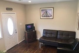  617 E Cabarrus St, Raleigh, Nc 27601 3 Beds 2 Baths 800 Sqft in Raleigh, NC (Photo 2 of 4)