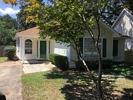 966 Pinemont Dr, Mobile, Al 36609 in Mobile, AL (Photo 3 of 9)