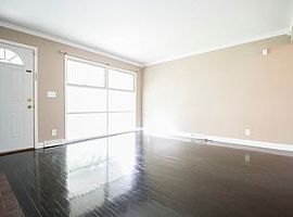  826 Mackow Dr, Toledo, Oh 43607 3 Beds 1 Bath 999 Sqft in Toledo, OH (Photo 2 of 4)