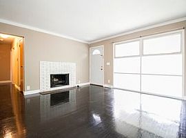  826 Mackow Dr, Toledo, Oh 43607 3 Beds 1 Bath 999 Sqft in Toledo, OH (Photo 3 of 4)