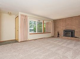 3 Bedroom, 1 and 1/2 Bath Rambler  in Lakewood, WA (Photo 2 of 5)