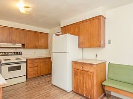 3 Bedroom, 1 and 1/2 Bath Rambler  in Lakewood, WA (Photo 4 of 5)