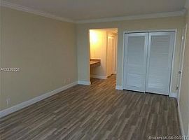 Stunning 2/2 Condo in Beautiful Hillcrest in Hollywood, FL (Photo 4 of 4)