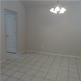 Nice 4 Bedrooms Home in High Pointe Subdivisions in Cedar Hill, TX (Photo 3 of 6)