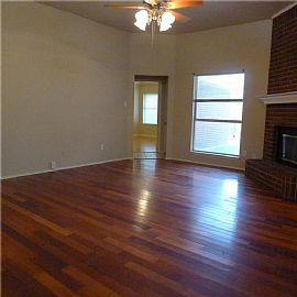 Nice 4 Bedrooms Home in High Pointe Subdivisions in Cedar Hill, TX (Photo 5 of 6)