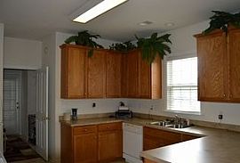  107 Foxglove Ave, Summerville, Sc 29483 3 Beds 2 Baths 1,410 S in Summerville, SC (Photo 3 of 6)