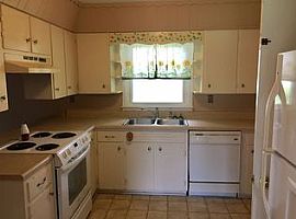 3 Bath Move in Ready in Princeton, KY (Photo 4 of 5)