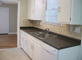  317 Knox Ave, Aiken, Sc 29801 3 Beds 1.5 Baths 1,456 Sqft in Aiken, SC (Photo 2 of 4)