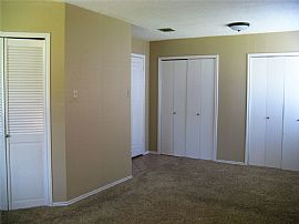Nice 3 Bed 2 Baths Home Open Floor Plan with Very Large Family  in San Antonio, TX (Photo 2 of 6)
