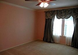 Beautiful and Well Maintained 3 Beds 2.5 Baths in San Antonio, TX (Photo 9 of 11)