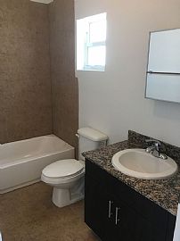 2 Beds 2 Baths in Miami, FL (Photo 4 of 6)