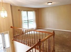 Move in Ready! Beautiful Split Foyer  in Lexington, KY (Photo 4 of 6)