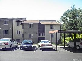 Light and Bright 2 Bedrooms Condo in Kent, WA