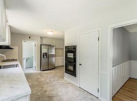 Spacious Ranch That Features 3 Large Bedrooms, 1.5 Baths in Windsor, CT (Photo 4 of 4)