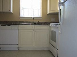  6526 La Mirada Dr E Unit 6, Jacksonville, Fl 32217 2 Beds 2 Ba in Jacksonville, FL (Photo 2 of 6)