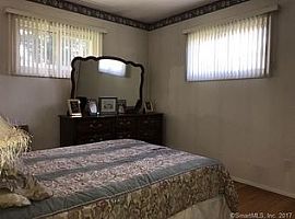 Great and Perfect Single Family Home For Rent Nice Neighborhood in East Hartford, CT (Photo 11 of 12)