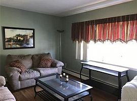 Great and Perfect Single Family Home For Rent Nice Neighborhood in East Hartford, CT (Photo 2 of 12)