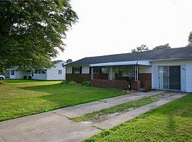 4 Bedroom 1 1/2 Bath Ranch Style Home in Virginia Beach, VA