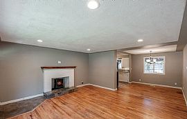 Updated Single Level Home For Rent ! in Salem, OR (Photo 2 of 5)