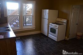 219 N Institute St Apt 2,Colorado Springs,Co 80903 2 Beds 1bath in Colorado Springs, CO (Photo 3 of 3)