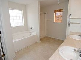 5404 Keel Dr, Pensacola, Rent 650 Deposit 650 Total 1300 in Pensacola, FL (Photo 4 of 8)