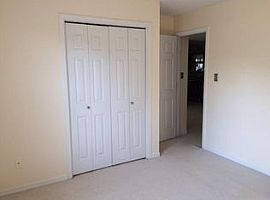143 Palmetto Ave, Mary Es Rent 650 Deposit 650 Total 1300 in Mary Esther, FL (Photo 5 of 9)
