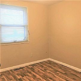 2 Bedrooms 1 Full Bathroom in Sioux Falls, SD (Photo 4 of 7)