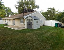 Single Level 3 Bedroom, 1 Bath Updated / Renovated Corner Lot R in Orland Park, IL (Photo 9 of 9)