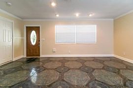 Beautiful 3 Bedroom, 2 Bathroom Home on a Corner Lot. in Miami, FL (Photo 4 of 9)