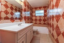 Beautiful 3 Bedroom, 2 Bathroom Home on a Corner Lot. in Miami, FL (Photo 9 of 9)