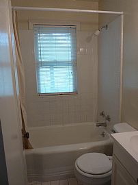 This Home Is a 2 Bed 1 Bath House and Features Hardwood Floors  in Louisville, KY (Photo 6 of 8)