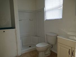 5011 N 39th St, Tampa, Fl Rent 750 Deposit 750 Total 1500 in Tampa, FL (Photo 5 of 8)