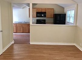 514 N Olive St, San Antonio Rent 500 Deposit 500 Total 1000 in San Antonio, TX (Photo 3 of 7)