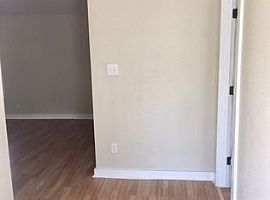 514 N Olive St, San Antonio Rent 500 Deposit 500 Total 1000 in San Antonio, TX (Photo 6 of 7)