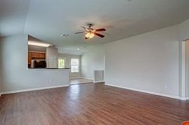 437 Blackman Trl, Hutto, Rent 650 Deposit 650 Total 1300 in Hutto, TX (Photo 5 of 8)