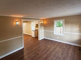  2111 Rockford Ln, Shively, Ky 40216 4 Beds 1 Bath 1,111 Sqft in Shively, KY (Photo 4 of 4)