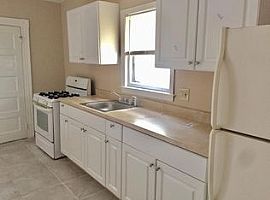 442 Poplar Street # Fl 1, Bridgeport, Ct 06605 in Bridgeport, CT