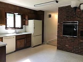 75 Gifford St, Norwich, Ct 06360 in Norwich, CT (Photo 10 of 12)