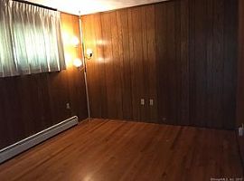 75 Gifford St, Norwich, Ct 06360 in Norwich, CT (Photo 11 of 12)