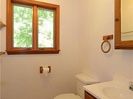 5 Briar Hill Rd, Norwich, Ct 06360 in Norwich, CT (Photo 5 of 12)