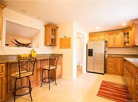 50 Valley View Dr, Farmington, Ct 06032 in Farmington, CT (Photo 3 of 11)