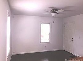 42 Blaine St, Fairfield, Ct 06824 in Fairfield, CT (Photo 6 of 11)