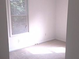 42 Blaine St, Fairfield, Ct 06824 in Fairfield, CT (Photo 9 of 11)