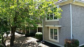 Luxury Duplex, 2635 Sq Ft, Quiet Cul De Sac. in Overland Park, KS