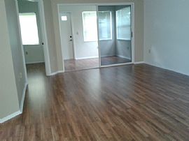 2 Br/ba, Dbl Gar, Recently Renovated, Spacious, Bright in Sarasota, FL (Photo 2 of 6)
