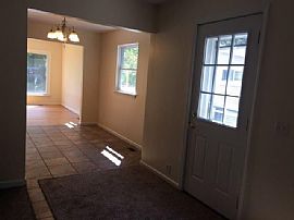 Just in Time to Head Back to School! Walk to Allen Elementary S in Ann Arbor, MI (Photo 5 of 7)