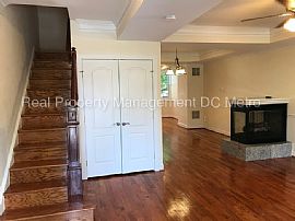 Single Family Home For Rent in Washington, DC (Photo 3 of 5)