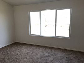 Beautiful, Spacious 3 Bedroom Ranch Home in Ridgeview in Denver, CO (Photo 2 of 10)