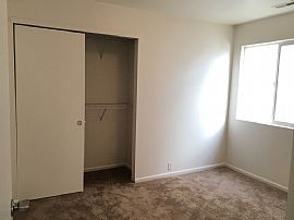 Beautiful, Spacious 3 Bedroom Ranch Home in Ridgeview in Denver, CO (Photo 5 of 10)